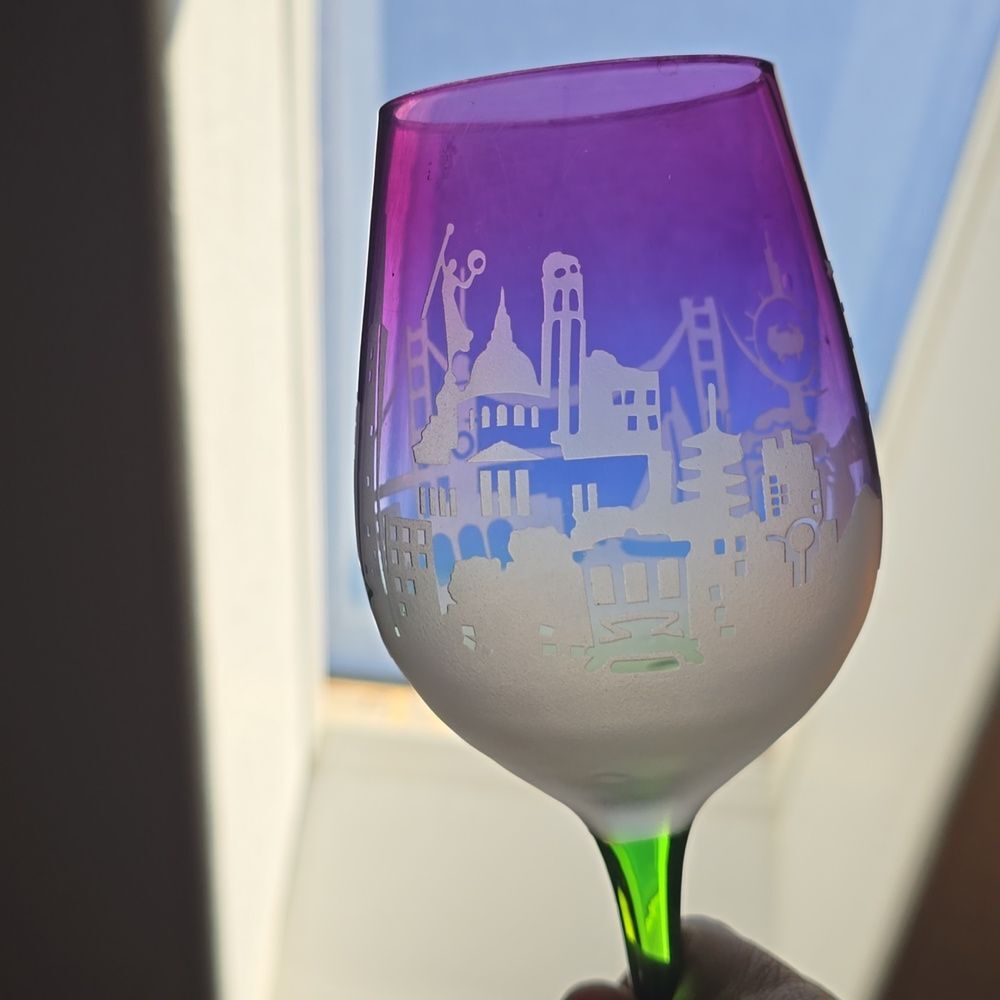 San Fransisco wine goblet puple carved glass wine drinking fun